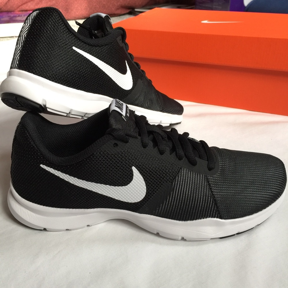 Nike Bijoux Sneaker ✨ Price Firm
